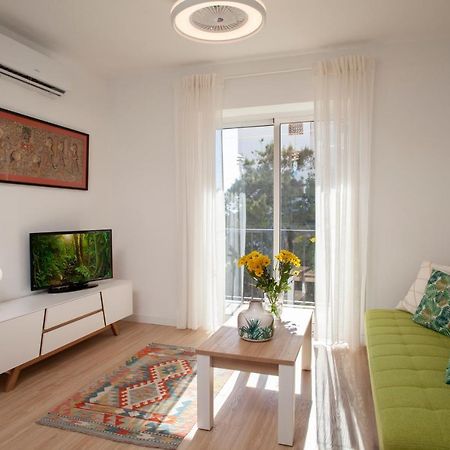 Lovely Beachfront Apartment In Calahonda Ситио-де-Калаонда Экстерьер фото